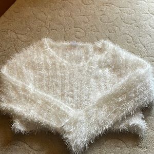 Le Lis Cropped Sweater